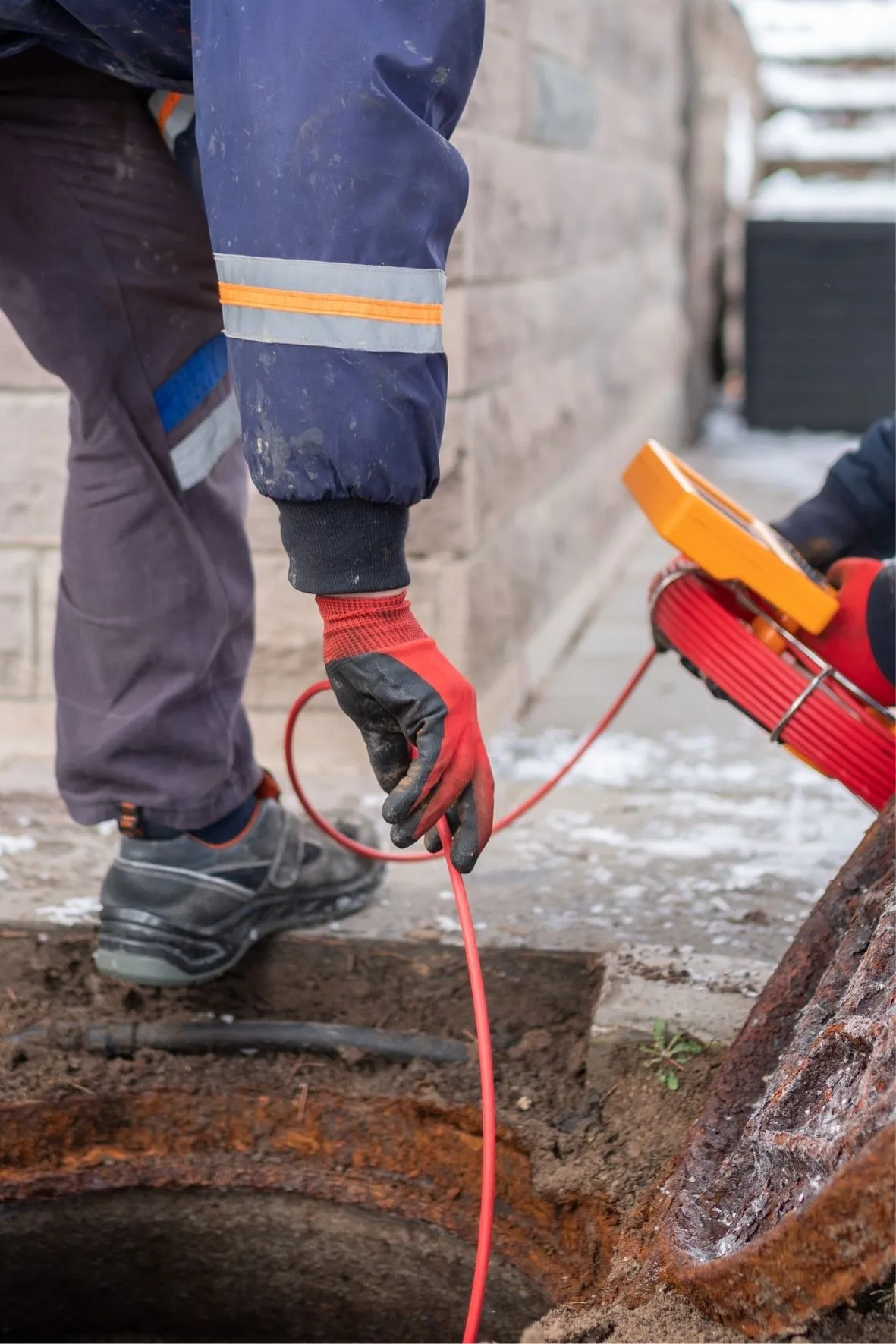 Inspection vidéo de drain montrant des obstructions et dépôts calcaires à Repentigny